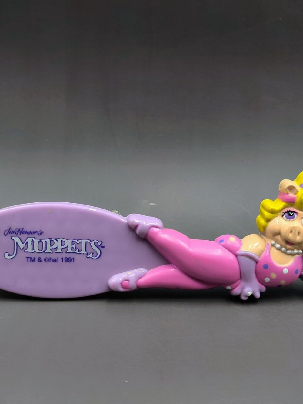 Vintage 1991 Muppets Miss Piggy Sculpted Kids Cosmetic Hair Brush 5"